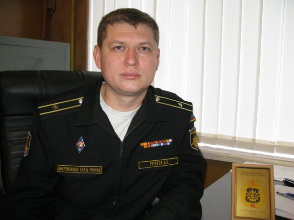 Флагштурман Крымской ВМБ капитан 3 ранга Олег Гуторов Флагштурман Крымской ВМБ капитан 3 ранга Олег Гуторов